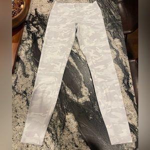 Lululemon Wunder Train High Rise Tight 28”